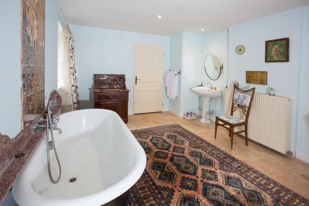 Chateau De La Madeleine Bed & Breakfast Pressagny l'Orgueilleux ภายนอก รูปภาพ