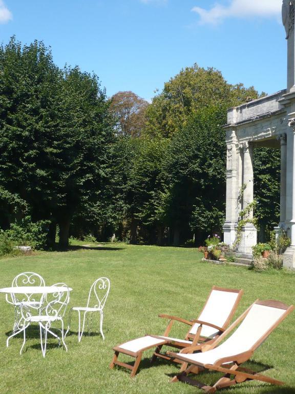 Chateau De La Madeleine Bed & Breakfast Pressagny l'Orgueilleux ภายนอก รูปภาพ